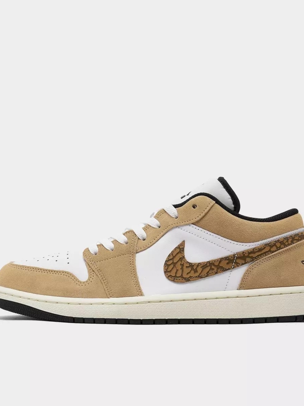 Air Jordan Retro 1 Low SE Casual Shoes